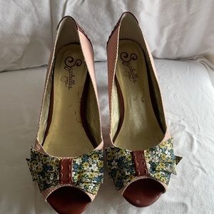 BRAND Shoes - SEYCHELLES!